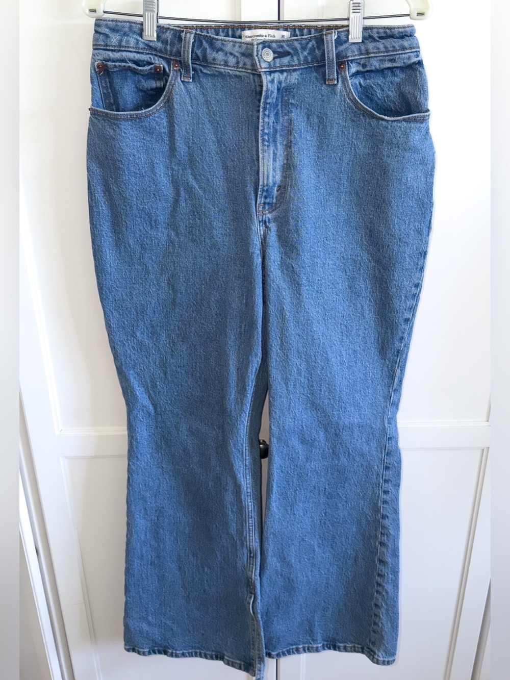 Abercrombie & Fitch Curve Love High Rise Vintage Flare Jeans Size 30/10 Wide Leg - Picture 2 of 13